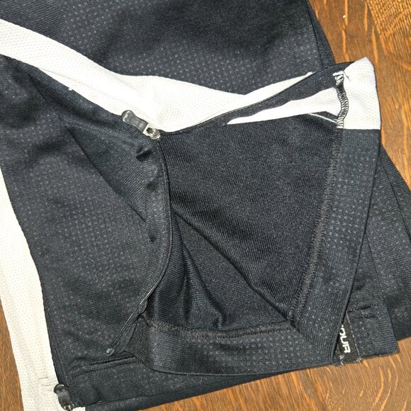 Under Armour Men's Medium Loose Athletic Pants, Black with Gray Stripe - Picture 4 of 7